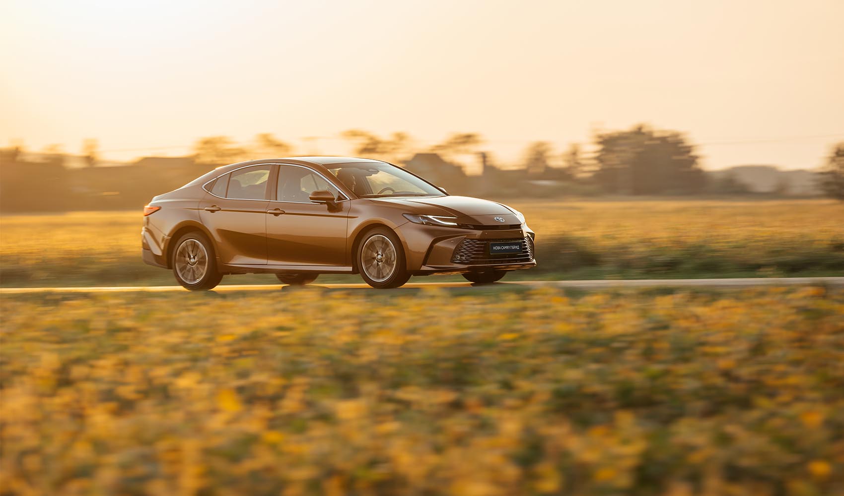 2024_new_camry_executive_bronze_dynamic_026